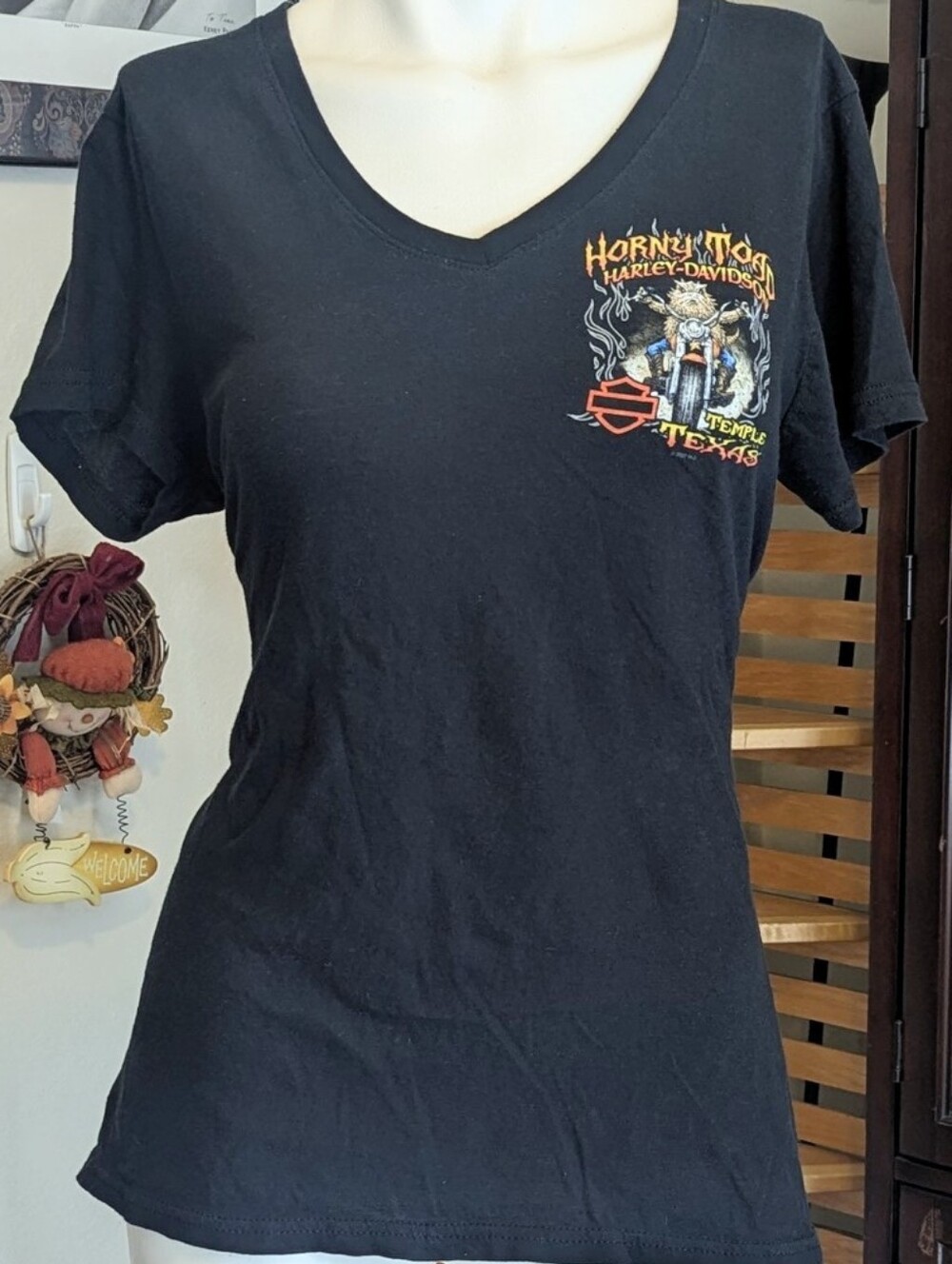 Like New-Harley-Davidson Black V-Neck Tee with Multicolor Temple TX Graphic